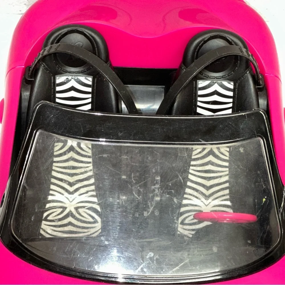 Barbie Car 2009 Mattel Glam Pink Convertible Toy Two-Seater Adjustable Seat Belt